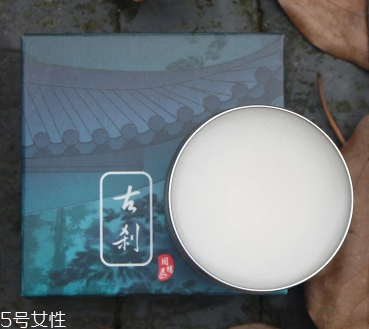 香水放了5年還能用嗎 這么做留住最佳香味 香水放了5年還能用嗎 這么做留住最佳香味