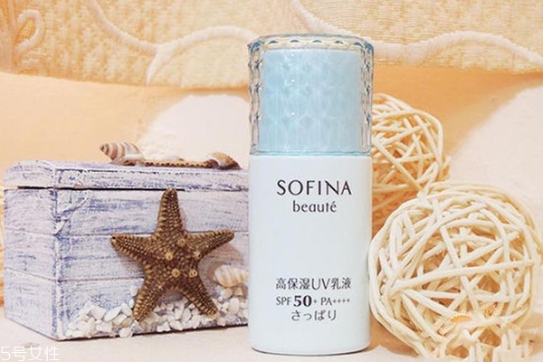 sofina藍(lán)小花悶痘嗎 不負(fù)清爽款的盛名 sofina藍(lán)小花悶痘嗎 不負(fù)清爽款的盛名