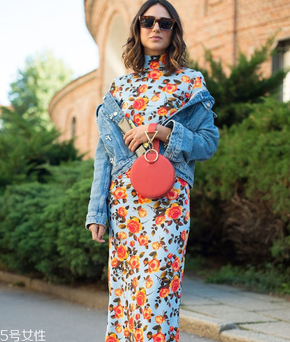 牛仔夾克怎么搭配？照著穿你就贏了