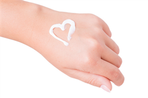 護(hù)手霜什么時候用 護(hù)手霜要經(jīng)常擦