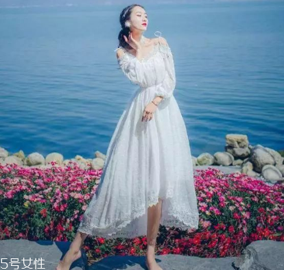 連衣裙里面怎么搭配？堪稱遮肉神器