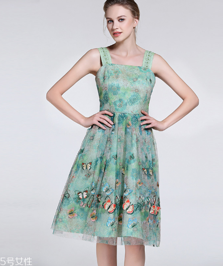 雪紡裙怎么搭配？帶你走進(jìn)明媚的季節(jié)