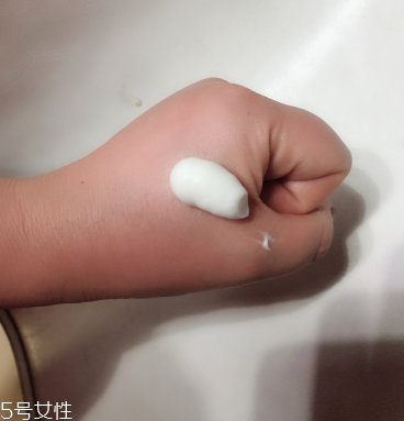 pola按摩膏多少錢 肌膚喝飽水的感覺 pola按摩膏多少錢 肌膚喝飽水的感覺