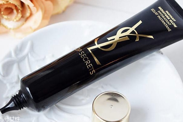 圣羅蘭亮顏亮肌乳含硅嗎？ysl黑絲緞妝前乳有硅嗎？