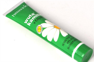 小甘菊護(hù)手霜有兩種嗎 德國小甘菊護(hù)手霜的價(jià)格 小甘菊護(hù)手霜有兩種嗎 德國小甘菊護(hù)手霜的價(jià)格