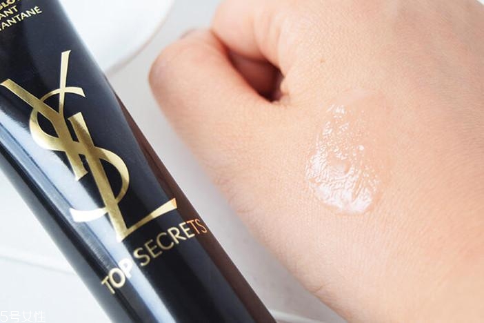 圣羅蘭亮顏亮肌乳含硅嗎？ysl黑絲緞妝前乳有硅嗎？