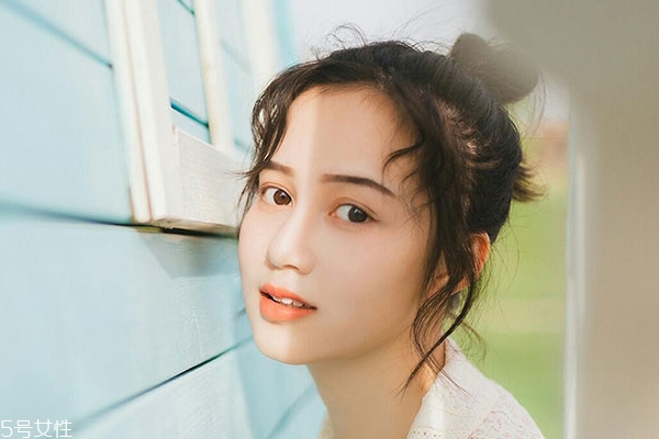 油痘肌用什么安瓶 油痘肌巧用安瓶解煩惱