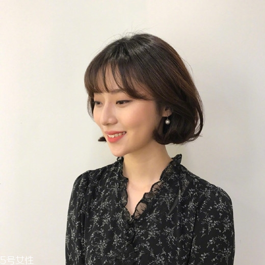 內(nèi)扣短發(fā)適合什么臉型 根據(jù)臉型選發(fā)型很重要 內(nèi)扣短發(fā)適合什么臉型 根據(jù)臉型選發(fā)型很重要