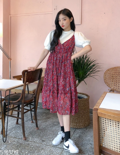 印花連衣裙配什么鞋子？印花連衣裙搭配鞋子圖片