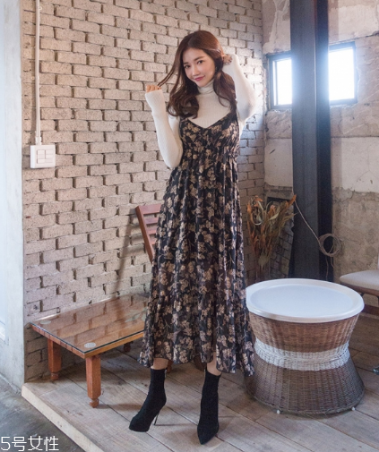 印花連衣裙配什么鞋子？印花連衣裙搭配鞋子圖片