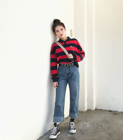 紅色t恤衫配什么褲子？紅色t恤這樣搭配褲子