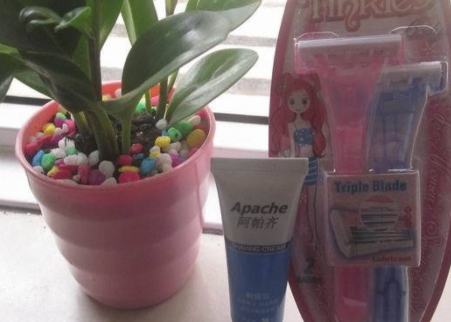 刮毛刀能帶上飛機(jī)嗎？