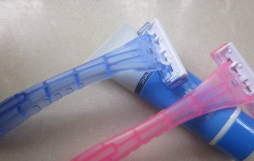 刮毛刀能帶上飛機(jī)嗎？