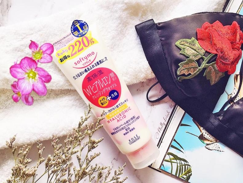 干皮適用的潔面產(chǎn)品 干皮清潔的注意要點 干皮適用的潔面產(chǎn)品 干皮清潔的注意要點