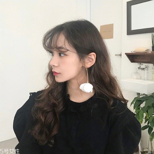 2022年流行短發(fā)還是長發(fā) 臉大的女生適合這些發(fā)型 2022年流行短發(fā)還是長發(fā) 臉大的女生適合這些發(fā)型