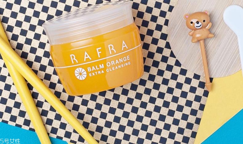 干皮適用的潔面產(chǎn)品 干皮清潔的注意要點 干皮適用的潔面產(chǎn)品 干皮清潔的注意要點