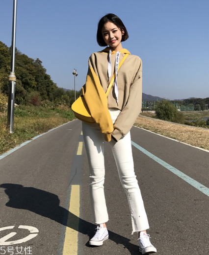 小白鞋可以用漂白水洗嗎？不要長(zhǎng)期用漂白水洗小白鞋