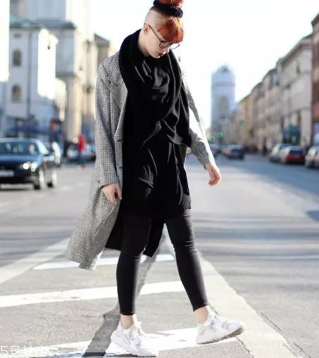 小白鞋買小了怎么辦？小白鞋太小這樣做