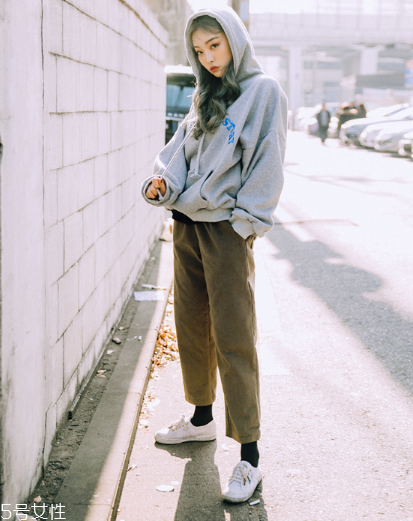 小白鞋開膠了怎么辦？一招拯救開膠小白鞋