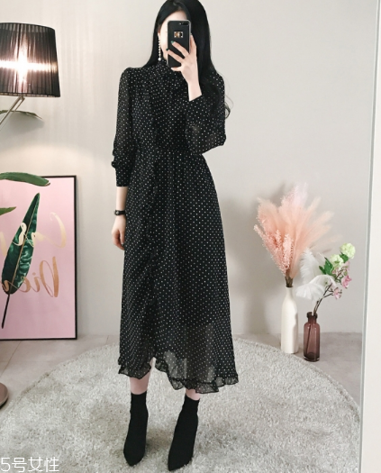 波點(diǎn)連衣裙怎么搭配？波點(diǎn)連衣裙搭配方案推薦