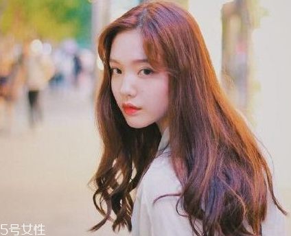 中長(zhǎng)發(fā)怎么扎好看 中長(zhǎng)發(fā)這樣扎可愛又減齡 中長(zhǎng)發(fā)怎么扎好看 中長(zhǎng)發(fā)這樣扎可愛又減齡