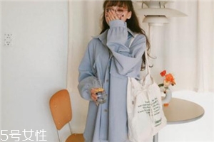 襯衫和t恤衫怎么搭配？襯衫和t恤衫搭配圖片