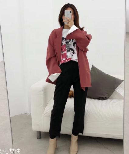 襯衫和t恤衫怎么搭配？襯衫和t恤衫搭配圖片