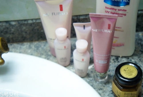 美膚寶和御泥坊哪個好？美膚寶和御泥坊品牌對比