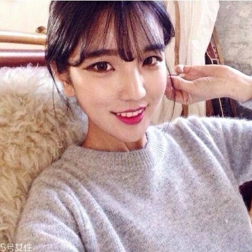 臉上有肉的女生適合什么發(fā)型 遮肉又修飾臉型的發(fā)型 臉上有肉的女生適合什么發(fā)型 遮肉又修飾臉型的發(fā)型