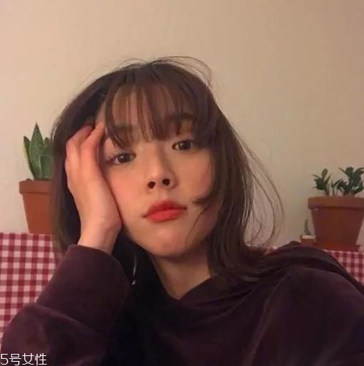 臉上有肉的女生適合什么發(fā)型 遮肉又修飾臉型的發(fā)型 臉上有肉的女生適合什么發(fā)型 遮肉又修飾臉型的發(fā)型