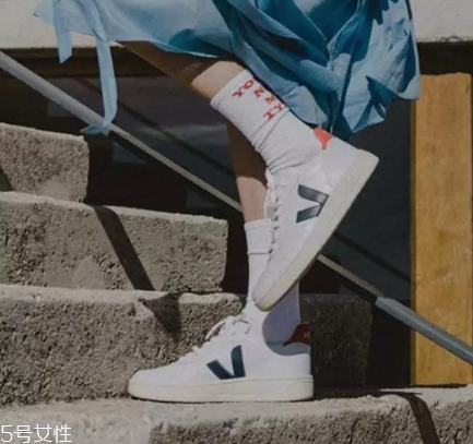 小白鞋清潔劑怎么打開？小白鞋清潔劑打開方法