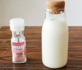 奶蓋怎么喝？奶蓋的正宗喝法