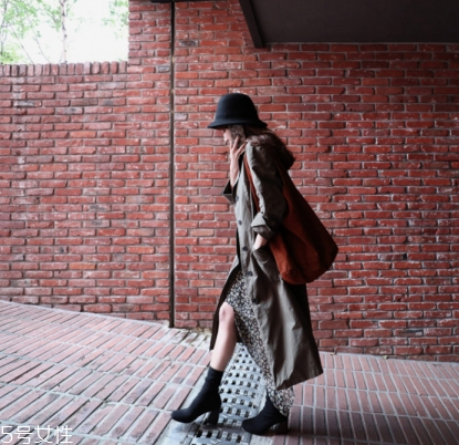 雪紡連衣裙搭配什么外套？雪紡連衣裙搭配外套技巧
