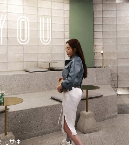 無袖連衣裙怎么搭配外套？無袖連衣裙搭配圖片