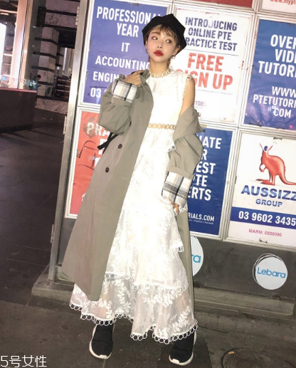 無袖連衣裙怎么搭配外套？無袖連衣裙搭配圖片