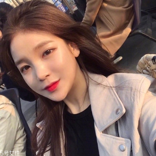 染發(fā)哪個顏色自然 染出來比較自然的發(fā)色顏色 染發(fā)哪個顏色自然 染出來比較自然的發(fā)色顏色