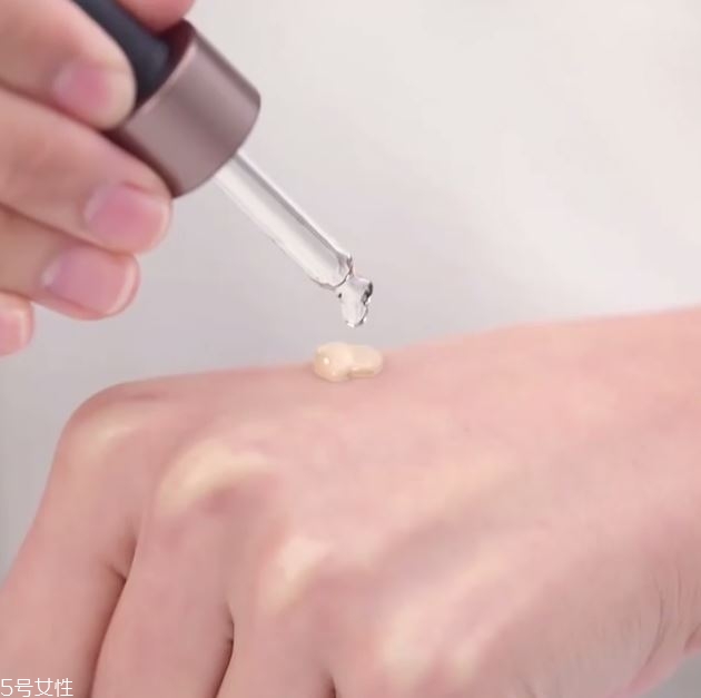 保濕透薄妝容怎么畫