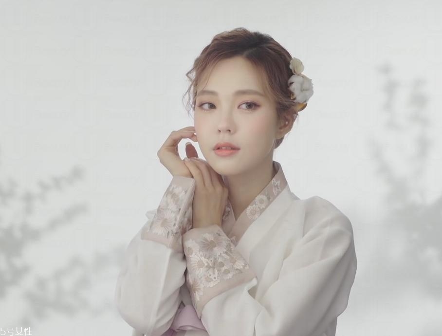 優(yōu)雅氣質(zhì)妝容教程 氣質(zhì)典雅妝容教學(xué) 優(yōu)雅氣質(zhì)妝容教程 氣質(zhì)典雅妝容教學(xué)