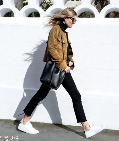 小白鞋發(fā)霉了怎么洗掉？小白鞋霉點(diǎn)清洗方法