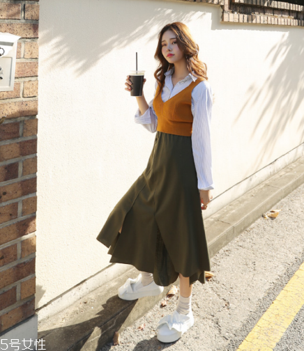 小白鞋蹭出黑條怎么辦？小白鞋黑印清洗方法