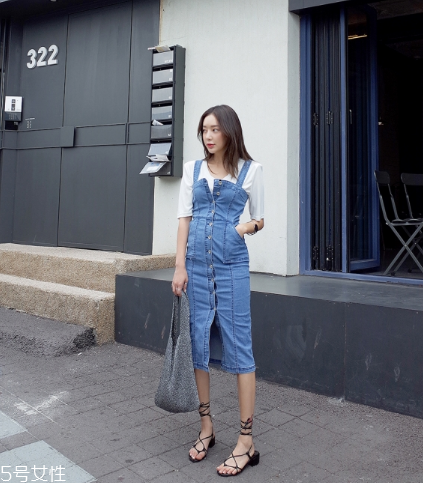 牛仔連衣裙配什么鞋？牛仔連衣裙搭配鞋子圖片