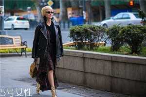 碎花連衣裙配什么外套？碎花連衣裙搭配外套圖片