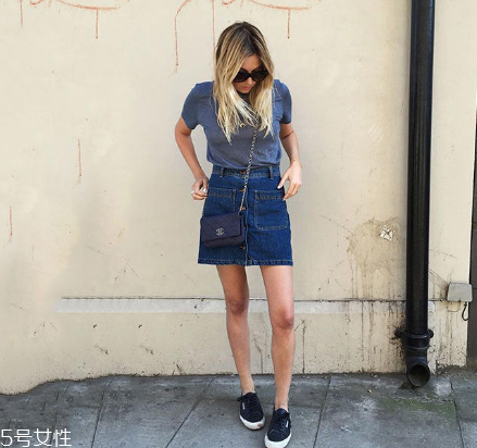 直筒身材女生怎么搭配？直筒身材女生搭配技巧