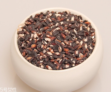 血糯米和黑米的區(qū)別 血糯米是黑米嗎？