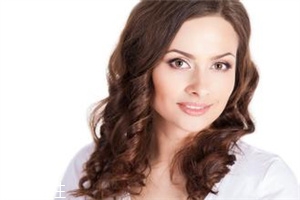 卷發(fā)能用梳子梳嗎 卷發(fā)的打理方法 卷發(fā)能用梳子梳嗎 卷發(fā)的打理方法