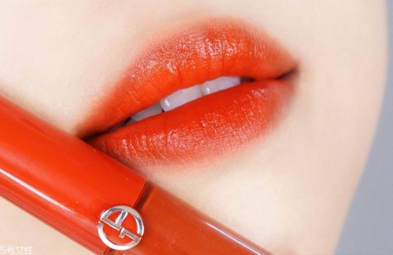 阿瑪尼405容易掉色嗎 阿瑪尼紅管405真實顏色 阿瑪尼405容易掉色嗎 阿瑪尼紅管405真實顏色