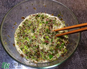 香椿炒雞蛋不能和什么同吃？香椿炒雞蛋什么人不能吃？