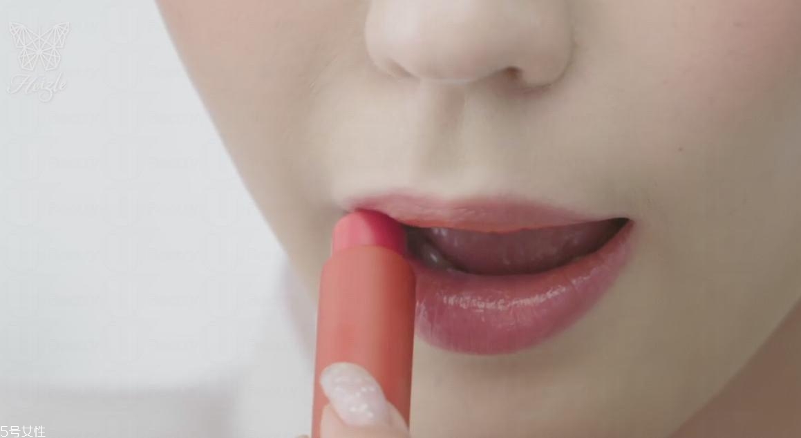 優(yōu)雅氣質(zhì)妝容教程 氣質(zhì)典雅妝容教學(xué) 優(yōu)雅氣質(zhì)妝容教程 氣質(zhì)典雅妝容教學(xué)