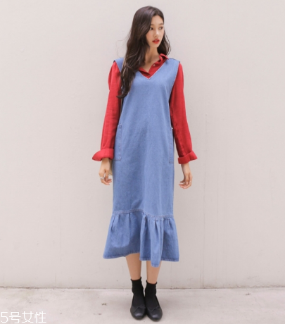 牛仔連衣裙里面穿什么？牛仔連衣裙內搭圖片