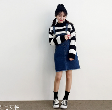 牛仔連衣裙里面穿什么？牛仔連衣裙內搭圖片